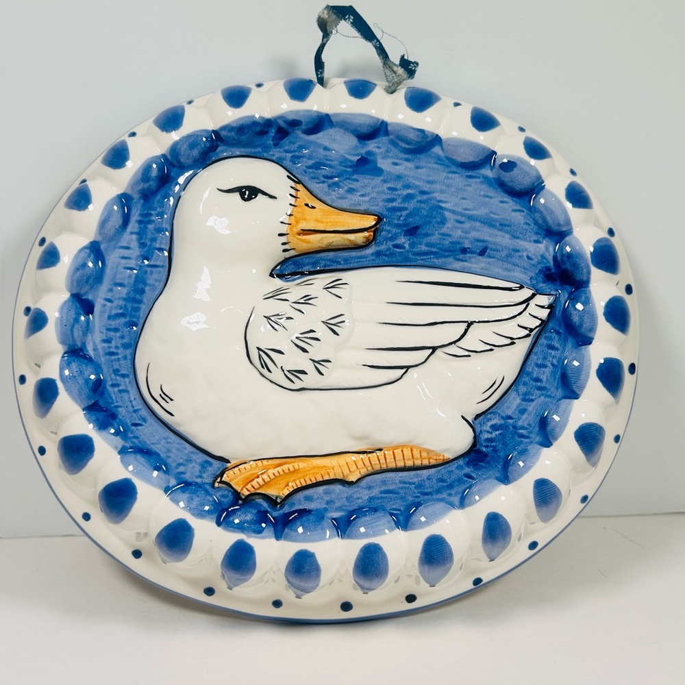 Vtg Sigma Duck Sitting Hand Painted Ceramic Pottery  Jello Mold Made In Japan
